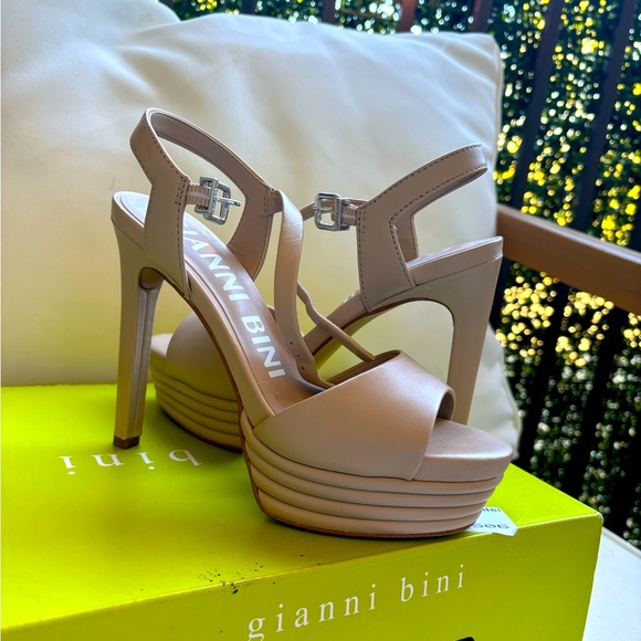 Gianni Bini Honey Sand Ophyliah Heels Size 5.5-6 - Picture 1 of 3